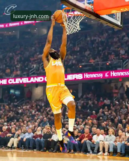 米切尔42分盛宴与班凯罗36分回应：一场数据狂飙的攻防对决分析