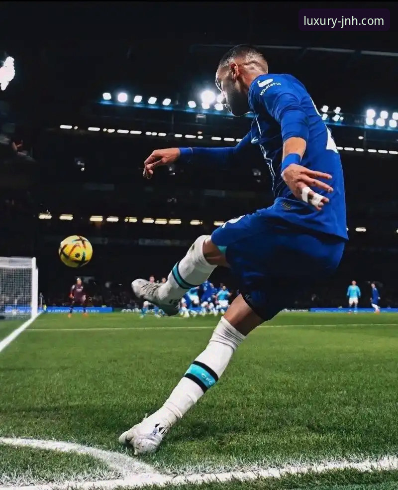 球星热情与交通规则：阿诺德合影小插曲引发的思考